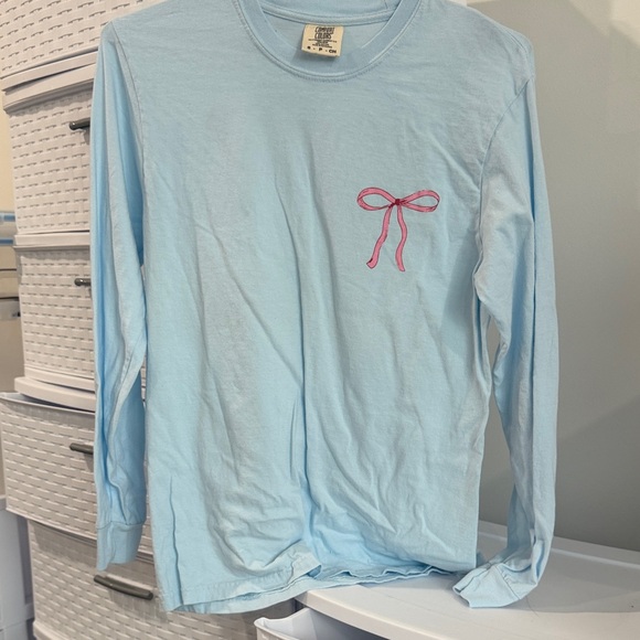 Comfort Colors Tops - Comfort Colors Sky Blue Tee with Pink Bow and Pig